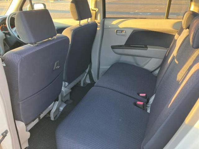 WECARSでは各商談席に大型モニターをご用意しております！見やすい大画面でゆったりと全国の在庫をご覧いただけます！是非ご来店お待ちしております！