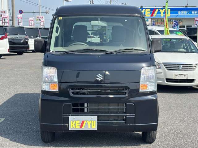 自社陸運局指定工場完備！国家資格車検検査員資格を持った整備士による整備。走行に関係のない所も不具合箇所があれば修理してお渡しいたします。