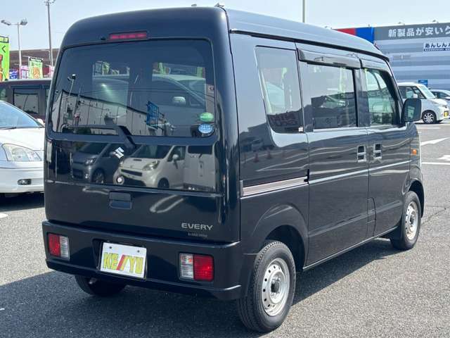 遠方（九州、沖縄除く）のお客様でも陸運局に持ちこまずに名義変更可能ですので店頭納車の場合は余計な諸費用も頂いておりません。遠方陸送納車も格安にてご納車可能です☆自走の場合は交通費相当でお届けも可能です
