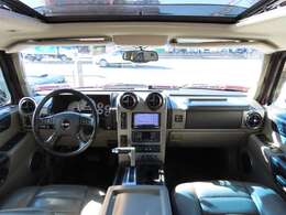 光岡自動車は、お客様と夢、希望、喜びを共有する楽しいクルマづくりと販売・サービスを通じて社会に貢献し続けます。「独創的なクルマに乗る喜びを、より多くの人々に伝えたい」それが光岡自動車の原点です。
