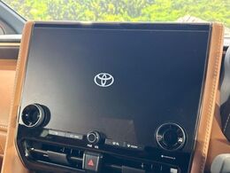 【14インチディスプレイオーディオ】画面内にオーディオ操作はもちろん、空調の調整機能なども盛り込んだ多機能なディスプレイオーディオです！スマートフォン連携はもちろん、車載ナビもお使いいただけます♪