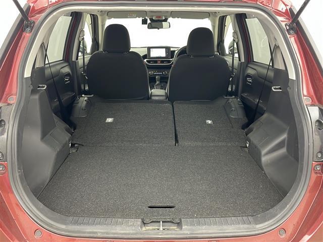 【シートアレンジ】乗せる人数、荷物によってシートをアレンジすれば、ダンボールなどの大きい荷物や、釣り具などの長尺物も載せられそうですね！