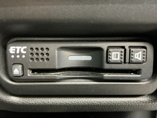 ETC付きで高速道路をノンストップ・キャッシュレスで利用出来ます！スマートインターの出入りも利用可能でとても便利です！