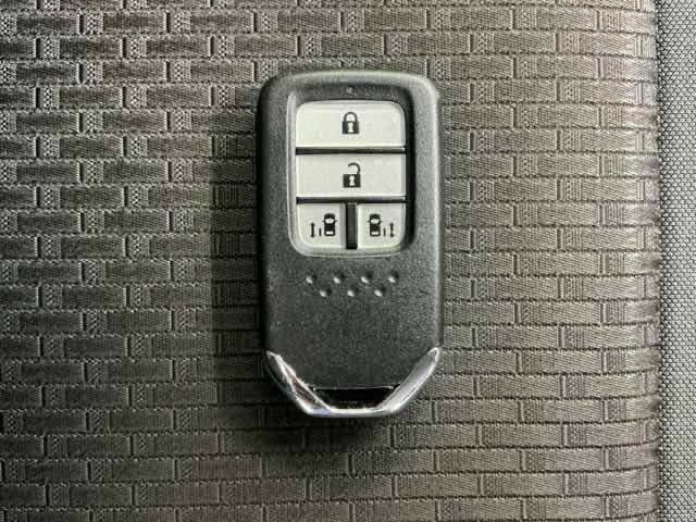 スマートキーです！ドアの施錠・解錠・エンジンの始動がスムーズで大変便利です！