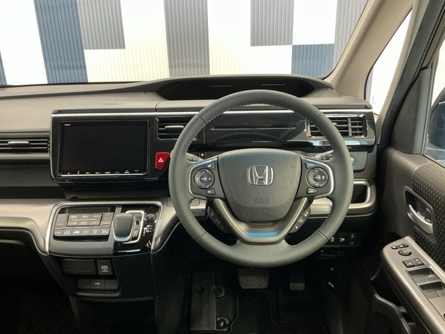 運転しやすいインパネ周りです！見やすいレイアウトで快適なドライブをサポートします！