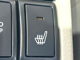 【シートヒーター】寒い日に重宝するシートヒーター！エアコンより早く温まってくれるので寒がりの人も安心ですね♪エアコンの温風は乾燥するから苦手、という方にもをおすすめです。