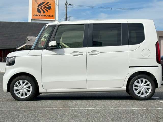 当店は、近畿運輸局長指定工場を併設しており、安心の法定点検を実施させていただきます。納車後もオイル交換はもちろん、車検、整備、板金にいたるまで『クルマのことなら何でもオートバックス』にお任せください。