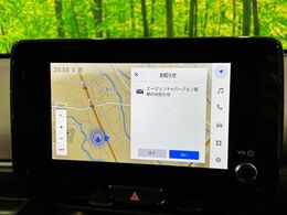 【ディスプレイオーディオ】お手持ちのスマートフォンとの連携で、ナビや音楽再生など各種アプリを使用可能。スマホに近い感覚でお使いいただけます♪