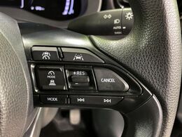 【レーダークルーズコントロール】高速道路での長距離走行が楽に！！自動で速度を保つクルーズコントロールが、衝突軽減システムと連携し、前方の車両を感知して車間を保つように速度調節してくれます！！