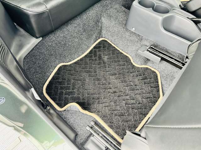 使用感は御座いますが、ご納車前には掃除機清掃を行います！