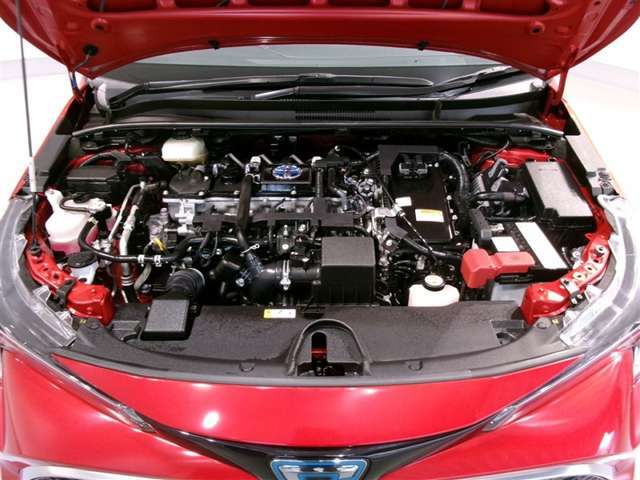 見えづらいエンジンルームも洗浄済みできれいな仕上がりになっています。