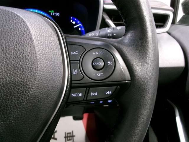 ステアリングスイッチ付いてます。