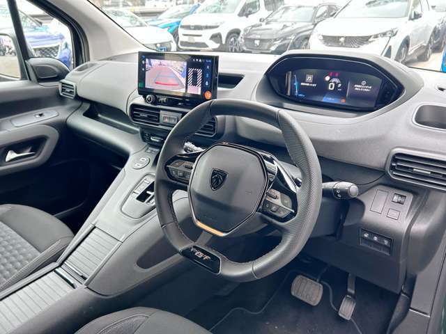 より詳細な車両画像をご希望の際は、お問合せに対する販売店からの回答にご返信頂くか、お問合せフォームのご質問・ご要望の欄にメールアドレスを直接ご入力頂ければ、車両画像を添付してご返信致します。