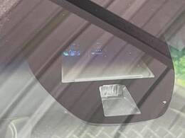 【シティブレーキアクティブシステム】低速走行中に前方の車両等を認識し、衝突しそうな時は警報とブレーキで衝突回避と被害軽減をアシスト。より安全にドライブをお楽しみいただけます。