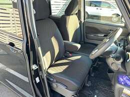 足元広々していて、ゆったり乗れます！目的地まで快適ドライブ行けます！