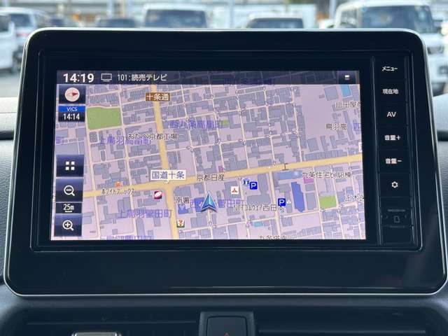 9型メモリーナビ！フルセグTVやブルートゥース等ドライブをより楽しいものにしてくれる機能が詰まっています！