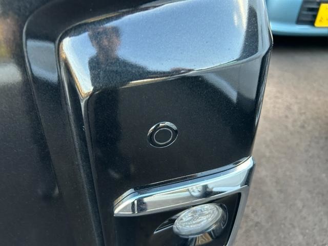 お安く安心な国土交通省指定の自社工場完備で国家資格整備士が丁寧に車検整備を行います。