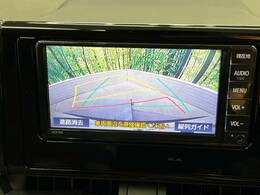 【バックカメラ】駐車時に後方がリアルタイム映像で確認できます。大型商業施設や立体駐車場での駐車時や、夜間のバック時に大活躍！運転スキルに関わらず、今や必須となった装備のひとつです！