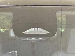 【トヨタセーフティセンス】走行中に前方の車両等を認識し、衝突しそうな時は警報とブレーキで衝突回避と被害軽減をアシスト。より安全にドライブをお楽しみいただけます。