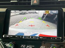 【バックカメラ】駐車時に後方がリアルタイム映像で確認できます。大型商業施設や立体駐車場での駐車時や、夜間のバック時に大活躍！運転スキルに関わらず、今や必須となった装備のひとつです！