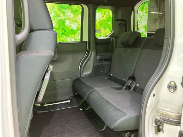 WECARSでは各商談席に大型モニターをご用意しております！見やすい大画面でゆったりと全国の在庫をご覧いただけます！是非ご来店お待ちしております！