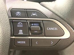 【トヨタセーフティセンス】走行中に前方の車両等を認識し、衝突しそうな時は警報とブレーキで衝突回避と被害軽減をアシスト。より安全にドライブをお楽しみいただけます。