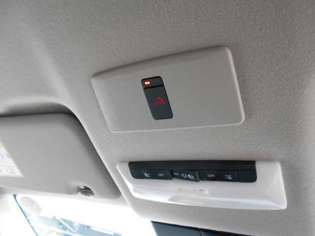 SOSコール付き。緊急時やあおり運転されたりなどの時スイッチを押すと日産のオべーレーターと繋がり問題の解決を提案いたします。