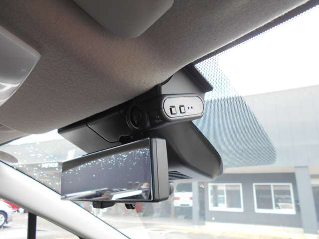 室内も録音録画しています。車上荒らし対策としてアピールするのもいいですね。