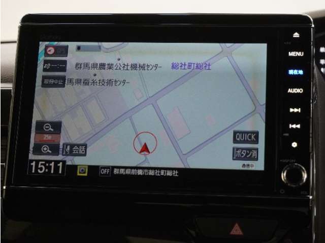 純正8インチプレミアムインターナビ(VXU-185NBi)＆バックカメラが装備されているので、普段の使い勝手もロングドライブも快適です。