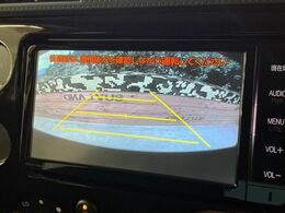 【バックカメラ】駐車時に後方がリアルタイム映像で確認できます。大型商業施設や立体駐車場での駐車時や、夜間のバック時に大活躍！運転スキルに関わらず、今や必須となった装備のひとつです！