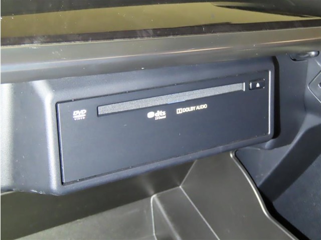 CD・DVDデッキを装備しております。