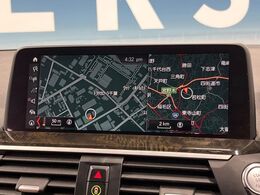 ●HDD純正ナビ:一体感のあるナビは、高級感ある車内を演出してくれます。オーディオ機能も充実しておりますので、運転もより楽しめます♪