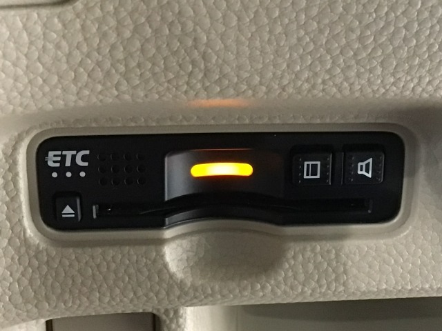 【ETC車載器】もはや必須アイテムのETCを搭載！高速道路のご利用時にとても便利！わずらわしい料金所での現金支払いが不要となりスムーズに通過できます♪