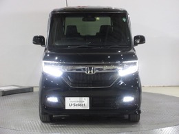 ハロゲンより明るく、より遠くまでさらなる安心感のあるLEDヘッドライトを採用。照射軸の上下方向を自動調整するオートレベリング機構、点灯忘れも防止できるオートライトコントロール機構付きです。