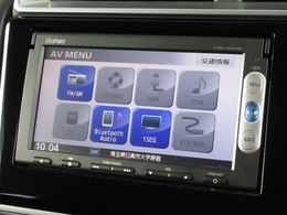 ナビゲーションはギャザズメモリーナビ(VXM-155VSi)が装着されております。AM、FM、CD、DVD再生、ワンセグTV、Bluetoothがご使用いただけます。