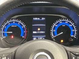 【メーター】メーター内のカラーディスプレイには運転をサポートするさまざまな情報を表示！