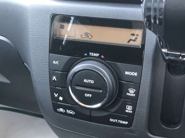 【運転席操作部】快適なドライブを楽しむための機能が装備されています！運転席から触れるので、使いやすいです！除菌プランいれていただくと、さらに清潔で安心していただけます！