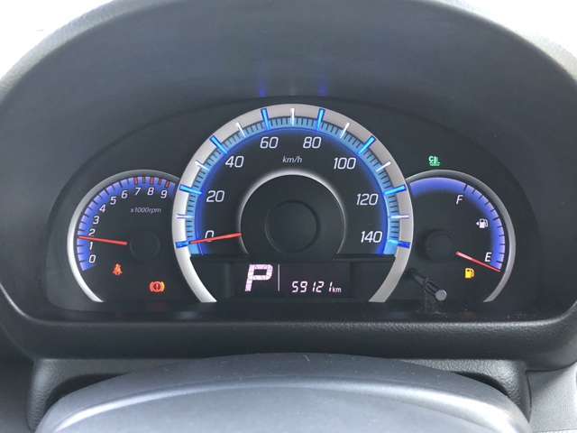 【スピードメーター】メーターがシンプルで見やすく運転しやすいですね！