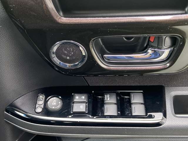 お客様が長く、安心して乗ることができる車を販売することを心がけております。