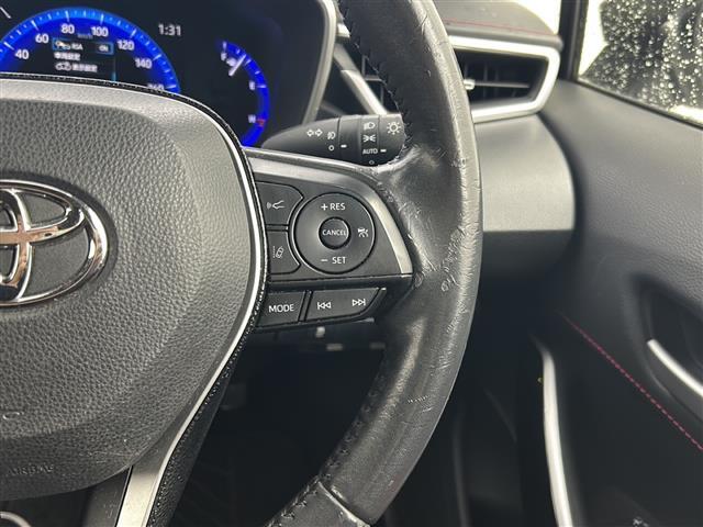 【レーダークルーズコントロール】アクセルを踏まなくても、設定した速度で走行できます！先行車との車間距離を適切に維持する追従走行の機能も有しています。機能には限界があるためご注意ください。