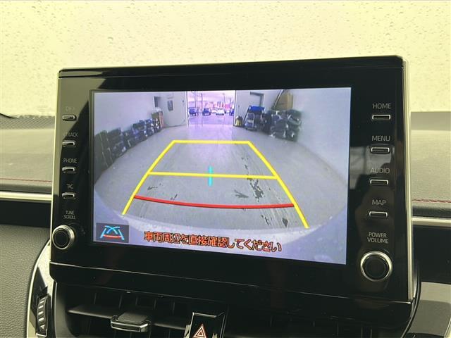 【バックモニター】後ろのカメラの映像がモニターに映し出されるので、後方の見えない死角や、障害物との距離感などもしっかり安全確認することができます！