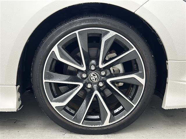 【純正18インチアルミホイール】専用のアルミなので、お車のイメージにぴったり！！社外のアルミやスタッドレスタイヤも取り扱いございます！！ドレスアップもカスタマイズもお任せください！！