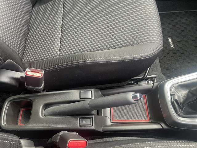 駐車ブレーキ・シートヒーター