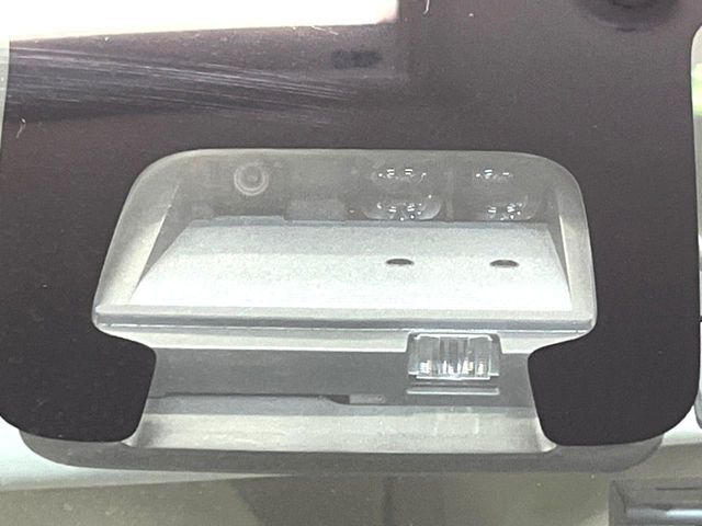 【スズキ　セーフティサポート】走行中に前方の車両等を認識し、衝突しそうな時は警報とブレーキで衝突回避と被害軽減をアシスト。より安全にドライブをお楽しみいただけます。