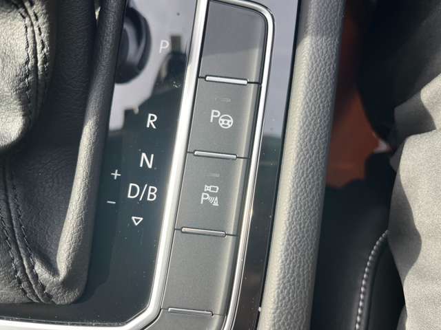 将来的な不具合等のトラブルを避ける為、修復歴・事故歴のある車は展示しておりません＾＾