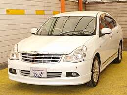 屋根付き展示場なので雨の日でもごゆっくりお車が見れます。