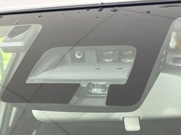 【スズキ　セーフティサポート】走行中に前方の車両等を認識し、衝突しそうな時は警報とブレーキで衝突回避と被害軽減をアシスト。より安全にドライブをお楽しみいただけます。