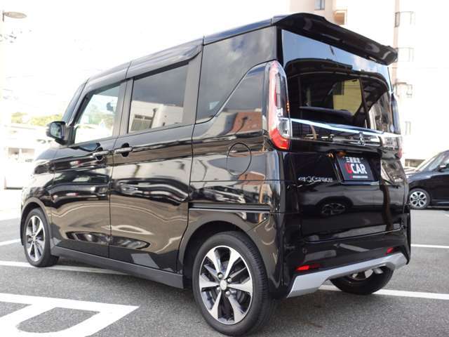 便利なオートスライドドア！隣の車との間隔が狭い駐車場でも安心してドアの開閉が出来ます！