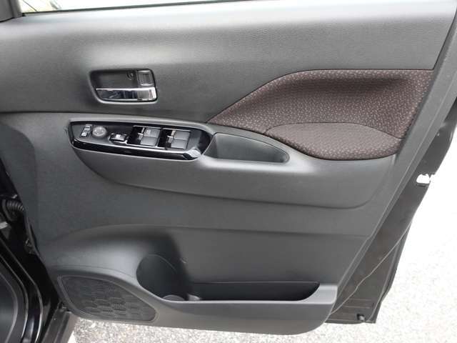 運転席、助手席パワーウインドウ