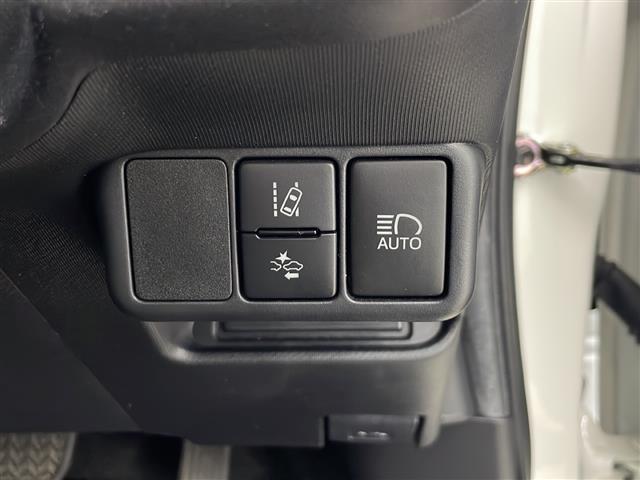 【運転席操作部】快適なドライブを楽しむための機能が装備されています！運転席から触れるので、使いやすいです！除菌プランいれていただくと、さらに清潔で安心していただけます！